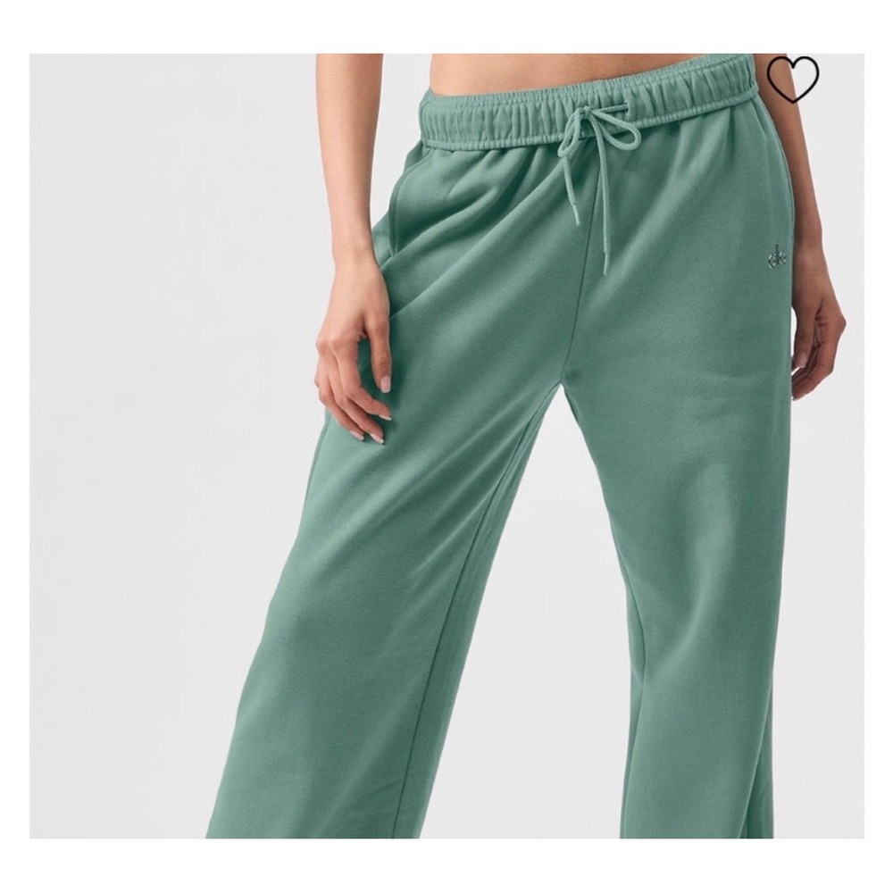Alo Yoga Accolade Wide Leg Sweatpants L Botanical Green Relaxed Athleisure